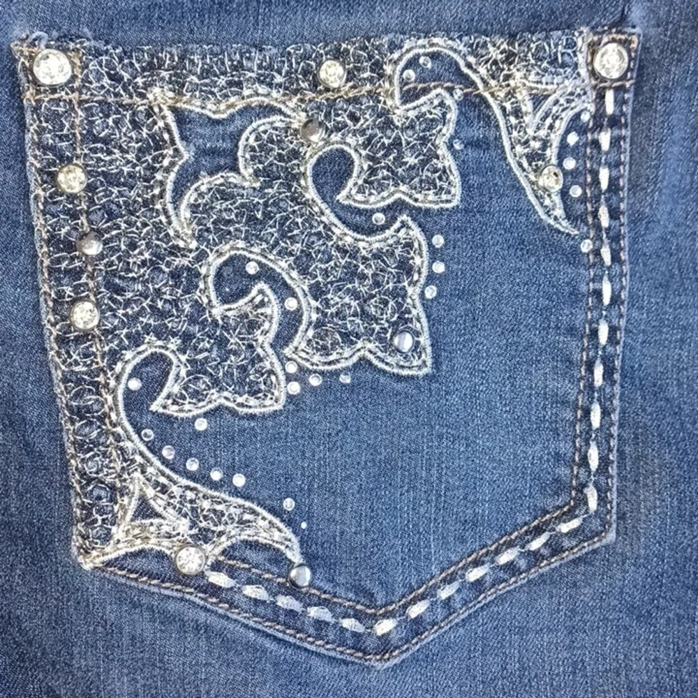 Earl Jeans questions leave